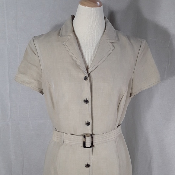 Ann Taylor cream sleeveless dress with belt - Picture 4 of 7